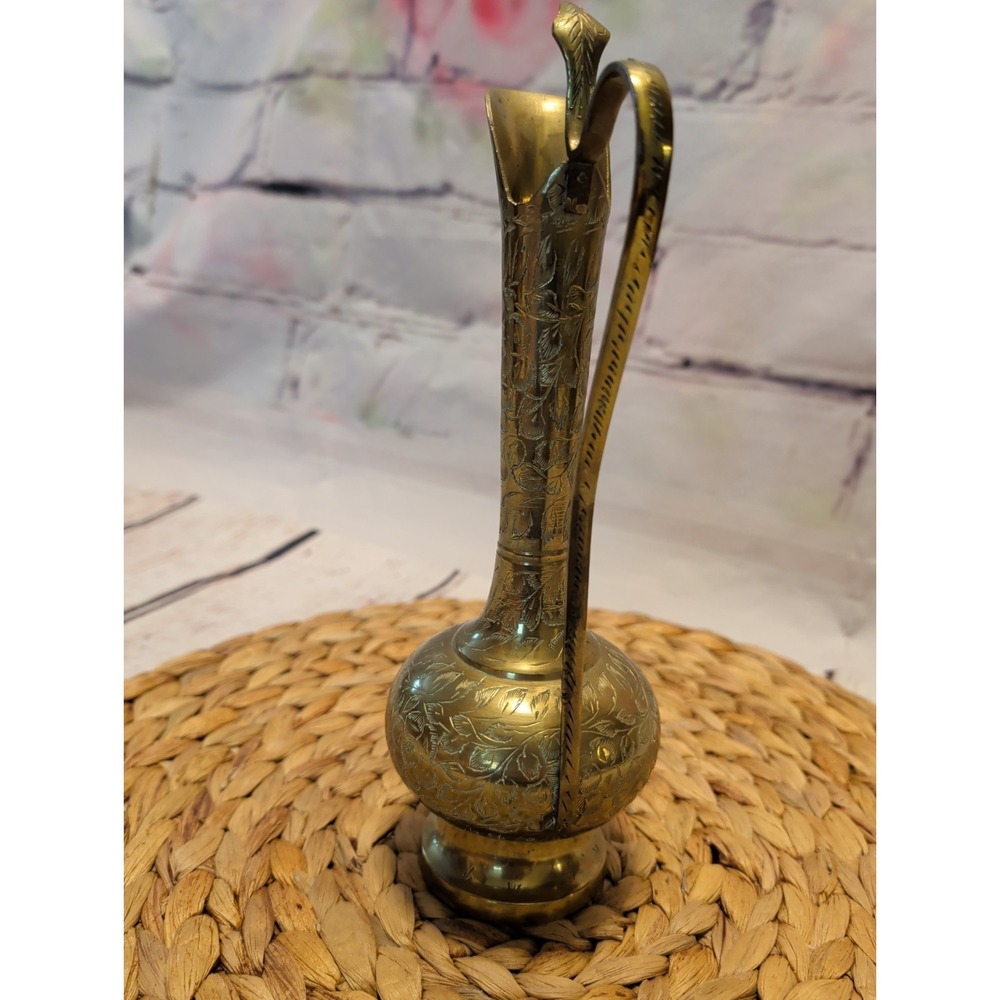 Vintage Cobra Head Brass Pitcher Vase 11" Tall Etched Leaf Floral Design India - Picture 2 of 9